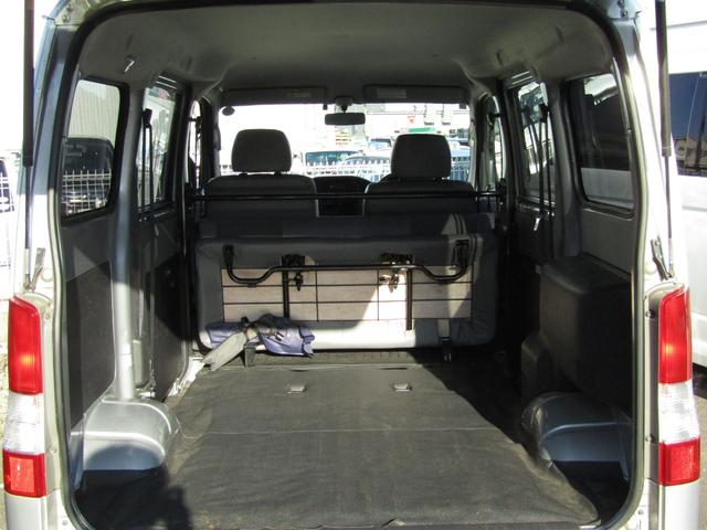 タウンエースバン ＧＬ　フルタイム４ＷＤ　４速オートマ　キーレス　５人乗り　リアヒーター　修復無し（16枚目）