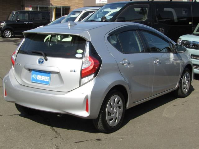 アクア 　ブレーキサポート、メモリーナビ、バックカメラ、ＥＴＣ、キーレス、修復無し（10枚目）