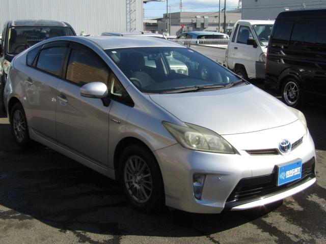 プリウス Ｓ　バックカメラ、スマートキー、メモリーナビ、フルセグＴＶ、ＨＩＤヘッドライト、修復無し（9枚目）