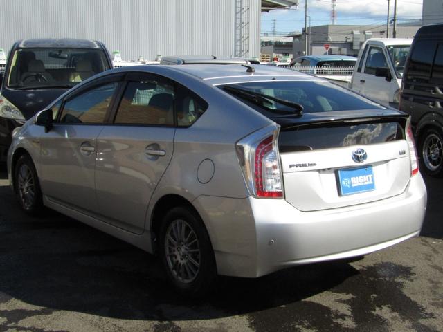 プリウス Ｓ　バックカメラ、スマートキー、メモリーナビ、フルセグＴＶ、ＨＩＤヘッドライト、修復無し（11枚目）