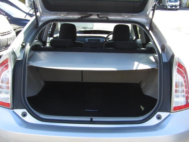 プリウス Ｓ　バックカメラ、スマートキー、メモリーナビ、フルセグＴＶ、ＨＩＤヘッドライト、修復無し（19枚目）