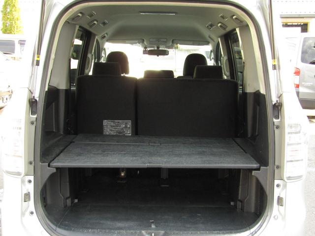 ヴォクシー トランス－Ｘ　フルタイム４ＷＤ、５人乗り、ＥＴＣ、バックカメラ、Ｂｌｕｅｔｏｏｔｈオーディオ、修復無し（14枚目）