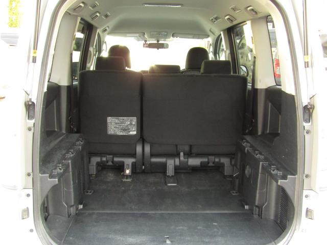 ヴォクシー トランス－Ｘ　フルタイム４ＷＤ、５人乗り、ＥＴＣ、バックカメラ、Ｂｌｕｅｔｏｏｔｈオーディオ、修復無し（15枚目）