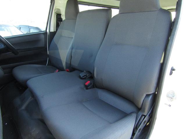 レジアスエースバン ロングＤＸ　タイミングベルト交換済、フルタイム４ＷＤ、キーレス、Ｂｌｕｅｔｏｏｔｈオーディオ、フルセグＴＶ（13枚目）