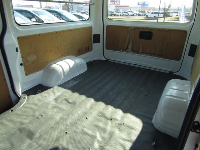 レジアスエースバン ロングＤＸ　タイミングベルト交換済、フルタイム４ＷＤ、キーレス、Ｂｌｕｅｔｏｏｔｈオーディオ、フルセグＴＶ（17枚目）