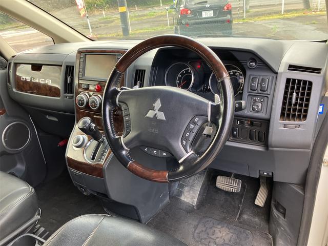 デリカＤ：５ シャモニー　４ＷＤ　ＥＴＣ　バックカメラ　フロントカメラ　ナビ　オートクルーズコントロール　両側電動スライドドア　オートライト　ＨＩＤ　スマートキー　電動格納ミラー　シートヒーター　３列シート　ＣＶＴ（2枚目）