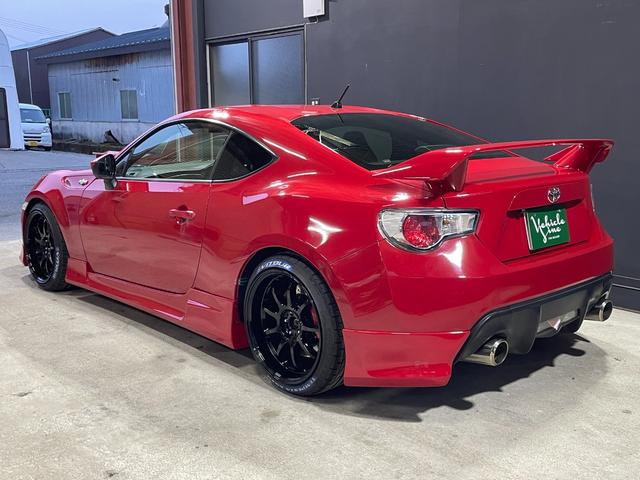 ８６ ＧＴリミテッド　トラストターボキット・ＧＰスポーツエアロ・ＧＰスポーツブレーキキット・車高調・１８インチアルミホイール・（9枚目）