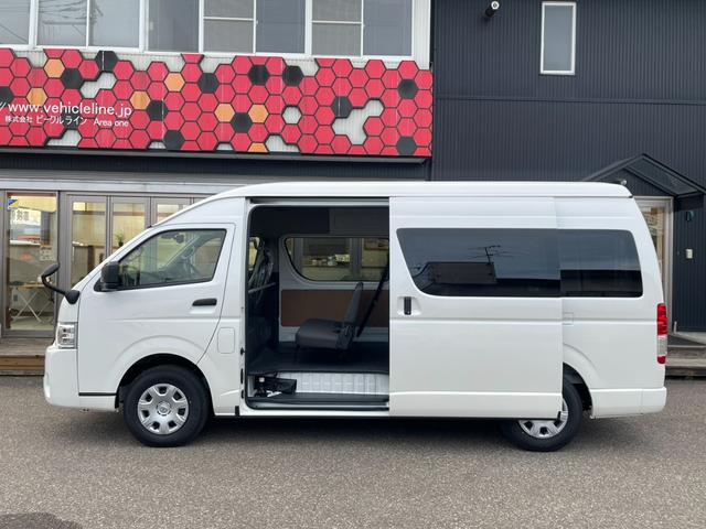 ハイエースバン DX GLパッケージ 070架装パッケージ寒冷地仕様イージークローザードアLEDヘッドランプ両側固定式ガラスパノラミックビューモニターデジタルインナーミラーリアクーラーヒーター助手席エアバッグフォースリミッター付ベルト(4枚目)