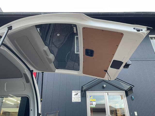 ハイエースバン DX GLパッケージ 070架装パッケージ寒冷地仕様イージークローザードアLEDヘッドランプ両側固定式ガラスパノラミックビューモニターデジタルインナーミラーリアクーラーヒーター助手席エアバッグフォースリミッター付ベルト(14枚目)
