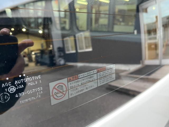 ハイエースバン DX GLパッケージ 070架装パッケージ寒冷地仕様イージークローザードアLEDヘッドランプ両側固定式ガラスパノラミックビューモニターデジタルインナーミラーリアクーラーヒーター助手席エアバッグフォースリミッター付ベルト(24枚目)