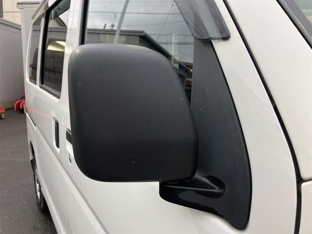 ハイゼットカーゴ ＤＸ　ＳＡＩＩＩ　４ＷＤ　軽バン　ＡＴ　衝突被害軽減システム　クリアランスソナー　ドライブレコーダー　ＥＴＣ　バックカメラ　両側スライドドア　アイドリングストップ　オートマチックハイビーム　ＥＳＣ　エアコン（12枚目）