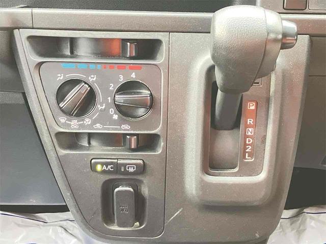 ハイゼットカーゴ ＤＸ　ＳＡＩＩＩ　４ＷＤ　軽バン　ＡＴ　衝突被害軽減システム　クリアランスソナー　ドライブレコーダー　ＥＴＣ　バックカメラ　両側スライドドア　アイドリングストップ　オートマチックハイビーム　ＥＳＣ　エアコン（21枚目）