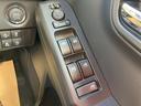 ウィンドウスイッチまわり『使用頻度が多い運転席側のスイッチまわり。目立つ傷もなく綺麗な状態を保っています。』