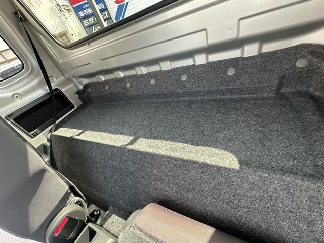 スーパーキャリイ Ｌ　車検整備２年付　衝突被害軽減ブレーキカメラ　荷台マット　純正フロアカーペット　アッパーメンバーガード　リアゲートチェーン（46枚目）