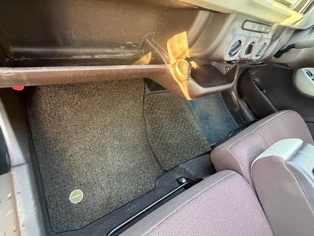 パッソ プラスハナ　Ｃパッケージ　純正ナビＴＶ　前オーナー記録簿あり（17枚目）