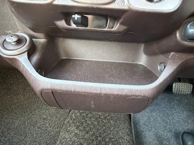 パッソ プラスハナ　Ｃパッケージ　純正ナビＴＶ　前オーナー記録簿あり（31枚目）