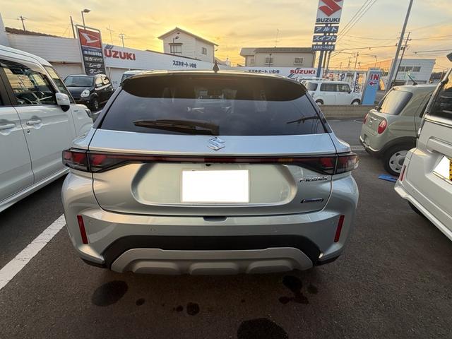 フロンクス ベースグレード　９インチ全方位カメラ付きメーカーナビ　試乗車アダプティブクルーズクルーズコントロール　運転席助手席シートヒーター　電動パーキングサイドブレーキ（7枚目）