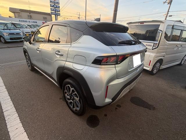 フロンクス ベースグレード　９インチ全方位カメラ付きメーカーナビ　試乗車アダプティブクルーズクルーズコントロール　運転席助手席シートヒーター　電動パーキングサイドブレーキ（9枚目）