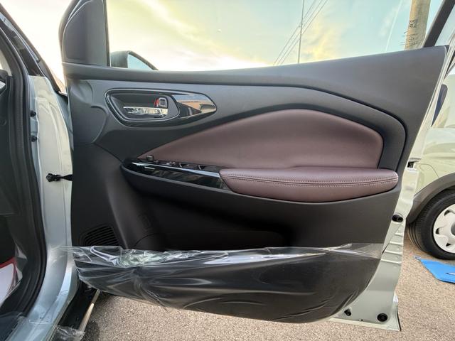 フロンクス ベースグレード　９インチ全方位カメラ付きメーカーナビ　試乗車アダプティブクルーズクルーズコントロール　運転席助手席シートヒーター　電動パーキングサイドブレーキ（15枚目）