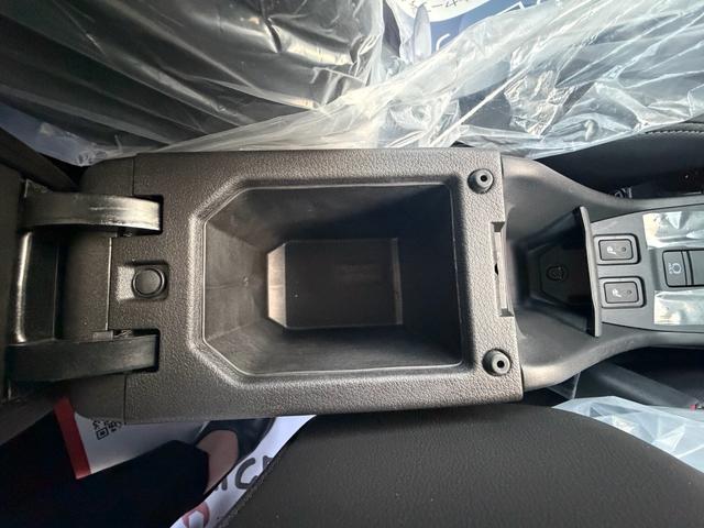 フロンクス ベースグレード　９インチ全方位カメラ付きメーカーナビ　試乗車アダプティブクルーズクルーズコントロール　運転席助手席シートヒーター　電動パーキングサイドブレーキ（47枚目）