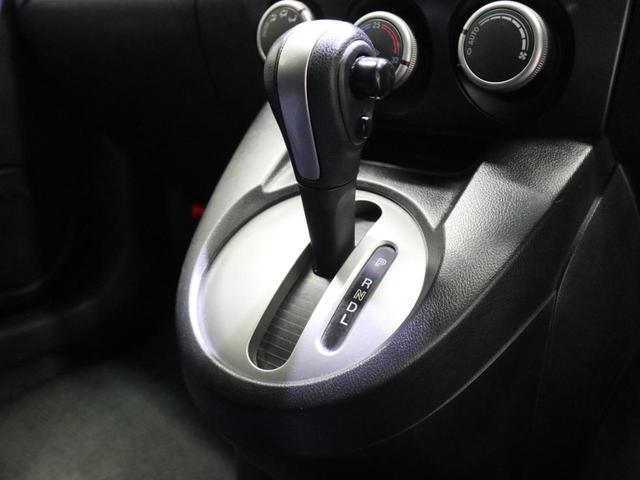 13C-V 走行7.5万km Mナビ 地デジ HID ETC 走行7.5万km メモリーナビ 地デジ 自動点灯式HIDライト フラットシート ETC 禁煙車(15枚目)