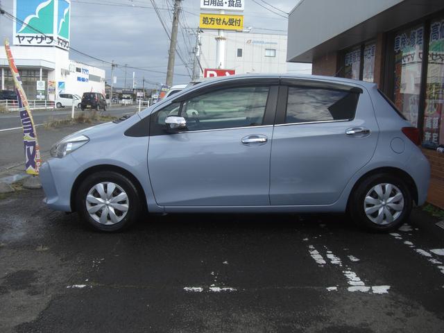 ヴィッツ ジュエラ ナビ TV CD バックカメラ キーレス エンジンスターター ETC スタッドレスタイヤアルミ付き有り(8枚目)