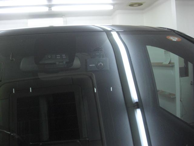 エスクァイア Ｇｉ　プレミアムパッケージ　ブラックテーラード　ナビ　ＴＶ　バックカメラ　ＥＴＣ　ドライブレコーダー　スマートキー　両側電動スライドドア　スタッドレスタイヤアルミ付き有り（5枚目）