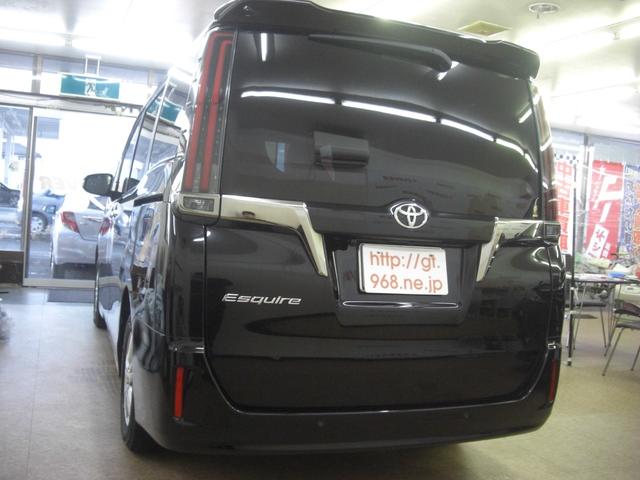 エスクァイア Ｇｉ　プレミアムパッケージ　ブラックテーラード　ナビ　ＴＶ　バックカメラ　ＥＴＣ　ドライブレコーダー　スマートキー　両側電動スライドドア　スタッドレスタイヤアルミ付き有り（10枚目）