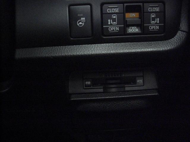 エスクァイア Ｇｉ　プレミアムパッケージ　ブラックテーラード　ナビ　ＴＶ　バックカメラ　ＥＴＣ　ドライブレコーダー　スマートキー　両側電動スライドドア　スタッドレスタイヤアルミ付き有り（13枚目）