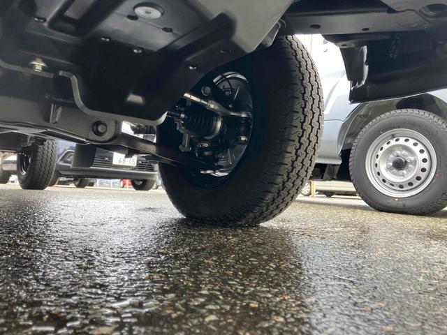 ハイゼットトラック エクストラ　４ＷＤ　届け出済み未使用車　ＣＶＴ　９インチディスプレイオーディオ　バックカメラマ　スマートキー　アイドリングストップ　電動格納ミラー　オートライト　ＡＢＳ　ＥＳＣ　エアコン（24枚目）