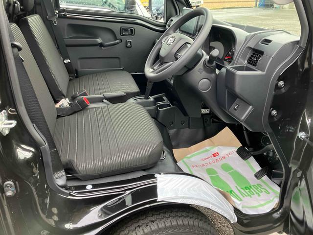 ハイゼットトラック エクストラ　４ＷＤ　届け出済み未使用車　ＣＶＴ　９インチディスプレイオーディオ　バックカメラマ　スマートキー　アイドリングストップ　電動格納ミラー　オートライト　ＡＢＳ　ＥＳＣ　エアコン（26枚目）