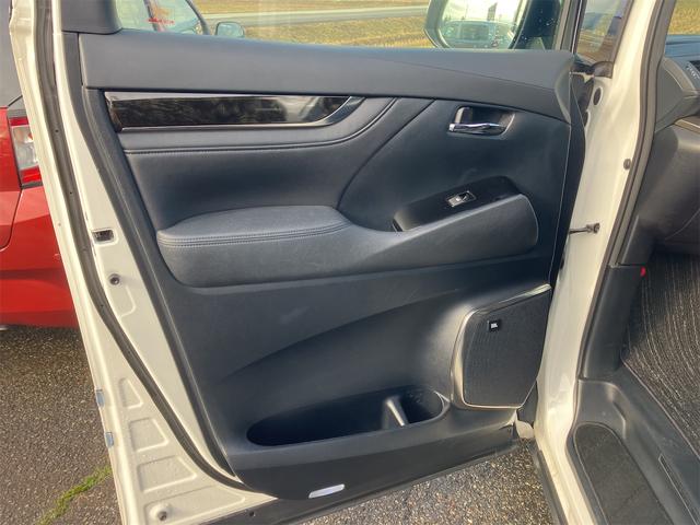 ヴェルファイアハイブリッド ＺＲ　Ｇエディション　４ＷＤ　ハイブリッド　ドライブレコーダー　ＥＴＣ　バックカメラ　ナビ　ＴＶ　両側電動スライドドア　クリアランスソナー　オートクルーズコントロール　オートマチックハイビーム　オートライト（29枚目）