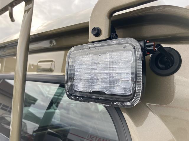 ハイゼットトラック ジャンボエクストラ　４ＷＤ　ＡＴ　９インチディスプレイオーディオ　バックカメラ　スマートキー　アイドリングストップ　電動格納ミラー　オートライト　ＥＳＣ　エアコン　パワーウィンドウ　運転席エアバッグ（8枚目）