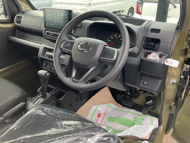 ハイゼットトラック ジャンボエクストラ　４ＷＤ　ＡＴ　９インチディスプレイオーディオ　バックカメラ　スマートキー　アイドリングストップ　電動格納ミラー　オートライト　ＥＳＣ　エアコン　パワーウィンドウ　運転席エアバッグ（12枚目）