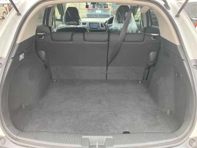 ヴェゼル ハイブリッドＸ　４ＷＤ　ドライブレコーダー　ＥＴＣ　バックカメラ　オートクルーズコントロール　衝突被害軽減システム　ナビ　ＴＶ　オートライト　ＬＥＤヘッドランプ　アルミホイール　スマートキー　シートヒーター　ＡＴ（19枚目）