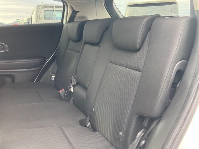 ヴェゼル ハイブリッドＸ　４ＷＤ　ドライブレコーダー　ＥＴＣ　バックカメラ　オートクルーズコントロール　衝突被害軽減システム　ナビ　ＴＶ　オートライト　ＬＥＤヘッドランプ　アルミホイール　スマートキー　シートヒーター　ＡＴ（26枚目）