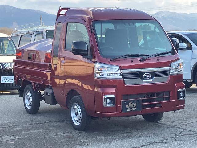ハイゼットトラック ジャンボエクストラ　４ＷＤ　トラカバー付き　届け出済み未使用車　ＣＶＴ　衝突被害軽減システム　クリアランスソナー　スマートキー　アイドリングストップ　オートライト　ＬＥＤヘッドランプ　ＡＢＳ　ＥＳＣ　エアコン（3枚目）