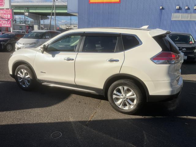 エクストレイル 20X ハイブリッド エマージェンシーブレーキP ハイブリッド4WD・スマートキー・純正ナビ/TV/DVD/BT・バックカメラ・ナビ連動2.0ETC・ハーフレザーシート・本革ステアリング・LEDヘッドライト&フォグ・17インチAW・シートヒーター(5枚目)