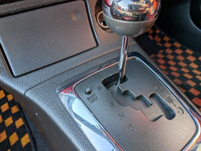 コペン ２ｎｄアニバーサリーエディション　電動オープン　ドライブレコーダー　ＥＴＣ　バックカメラ　ナビ　ＴＶ　ＨＩＤ　キーレスエントリー　シートヒーター　ＡＴ　ＡＢＳ　アルミホイール　衝突安全ボディ　エアコン　パワーステアリング　ターボ（10枚目）