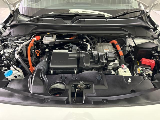エンジンルーム＆室内ルームともにクリーニング済みで清潔です。快適なドライブをお楽しみください。