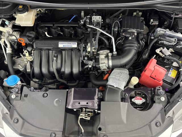 エンジンルーム＆室内ルームともにクリーニング済みで清潔です。快適なドライブをお楽しみください。