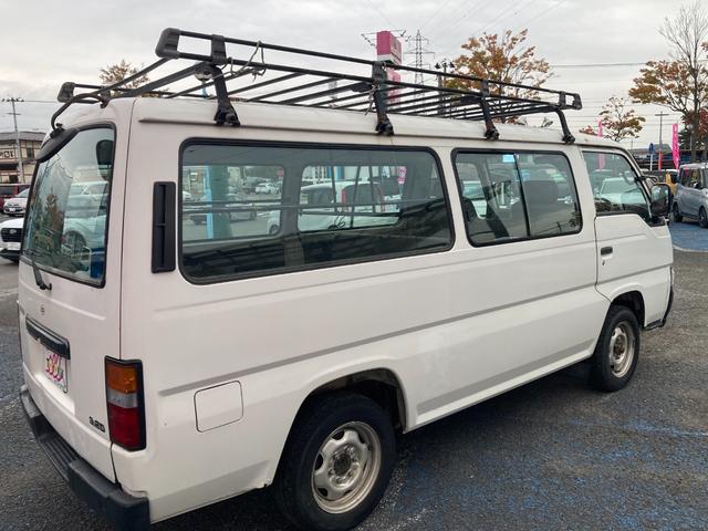 キャラバン ロングＤＸ　５速マニュアルミッション　ロング　ディーゼル　４ＷＤ　純正デッキ（6枚目）