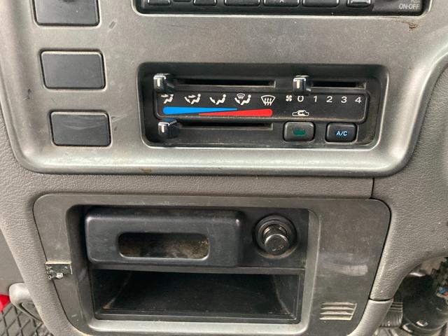 キャラバン ロングＤＸ　５速マニュアルミッション　ロング　ディーゼル　４ＷＤ　純正デッキ（22枚目）