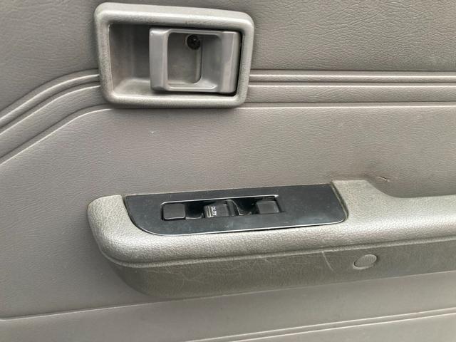 キャラバン ロングＤＸ　５速マニュアルミッション　ロング　ディーゼル　４ＷＤ　純正デッキ（26枚目）