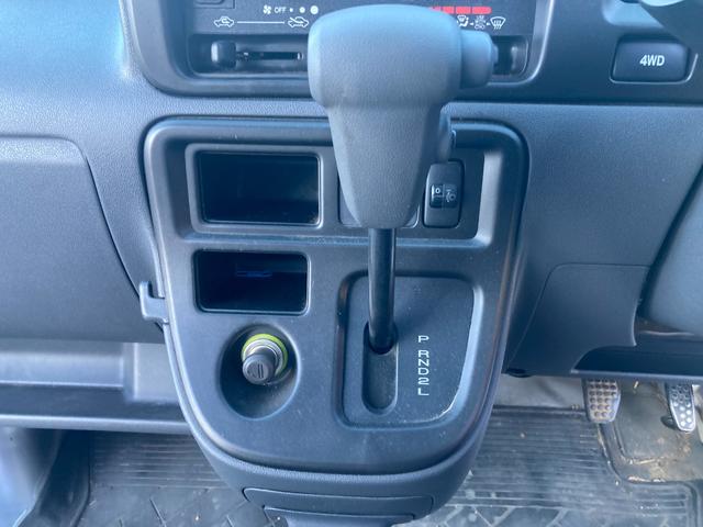 ハイゼットカーゴ デッキバン　社外ナビ　ワンセグＴＶ　ＣＤ　４ＷＤ　ドアバイザー　フロアーマット（12枚目）