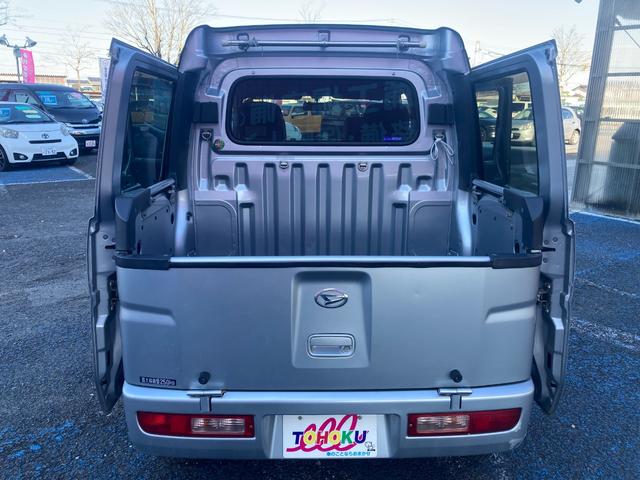 ハイゼットカーゴ デッキバン　社外ナビ　ワンセグＴＶ　ＣＤ　４ＷＤ　ドアバイザー　フロアーマット（21枚目）