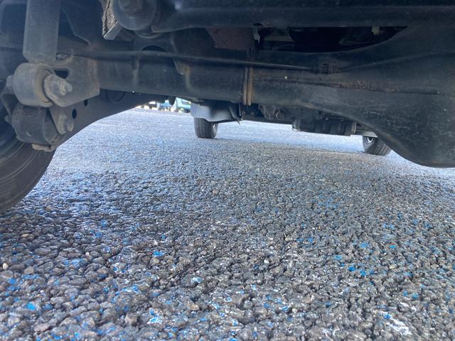 ハイゼットカーゴ デッキバン　社外ナビ　ワンセグＴＶ　ＣＤ　４ＷＤ　ドアバイザー　フロアーマット（28枚目）