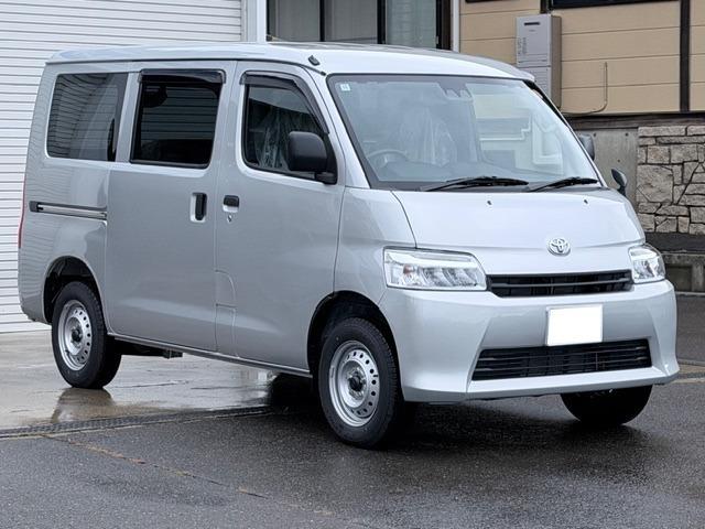 タウンエースバン ＧＬ　４ＷＤ　社外ナビ　フルセグ　スマートアシスト　ＬＥＤヘッドライト　ＬＥＤリヤフォグ　センターデフロック　寒冷地仕様　リヤヒーター　オートライト　キーレス　パワーウィンドウ　フロアマット　ドアバイザー（3枚目）