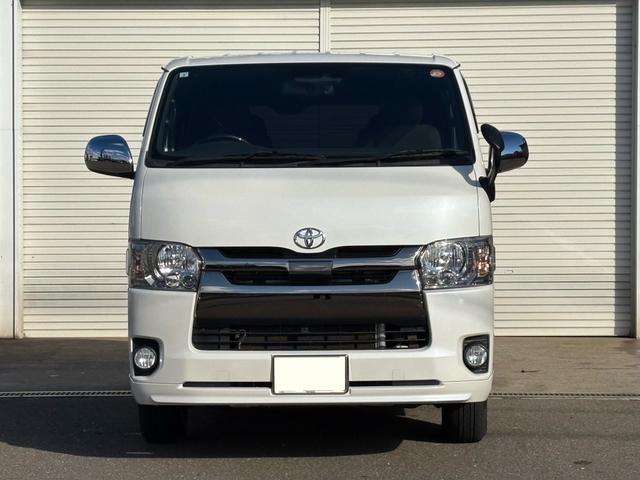 ハイエースバン スーパーＧＬ　ダークプライムＩＩ　４ＷＤ　ディーゼルターボ　トヨタセーフティセンス　ＬＥＤヘッドライト　社外１５インチＡＷ　ホワイトレタータイヤ　ＴＲＤエアロ　純正ナビ　バックカメラ　両側パワースライドドア　ＥＴＣ　スマートキー（2枚目）