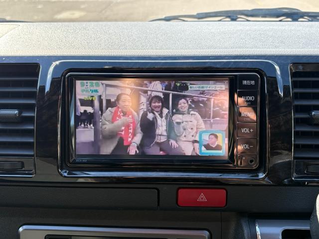 ハイエースバン スーパーＧＬ　ダークプライムＩＩ　４ＷＤ　ディーゼルターボ　トヨタセーフティセンス　ＬＥＤヘッドライト　社外１５インチＡＷ　ホワイトレタータイヤ　ＴＲＤエアロ　純正ナビ　バックカメラ　両側パワースライドドア　ＥＴＣ　スマートキー（16枚目）
